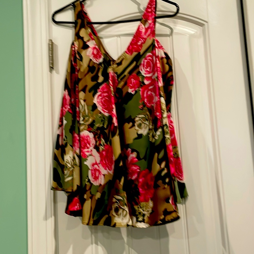 Like new, cold shoulder long sleeve blouse from Boston Proper size small
